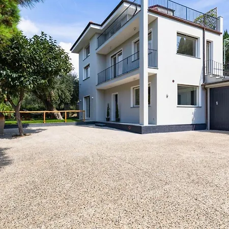 Luxury In Modern Imperia