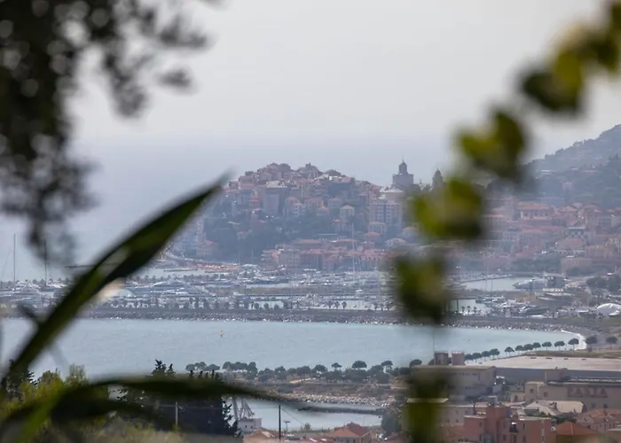 Villa Luxury In Modern Imperia