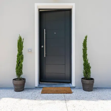 Luxury In Modern Villa Imperia