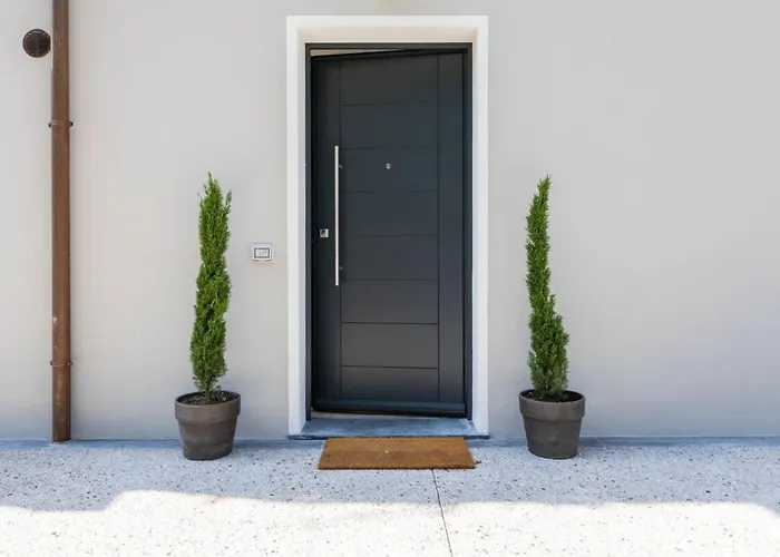 Luxury In Modern Villa Imperia